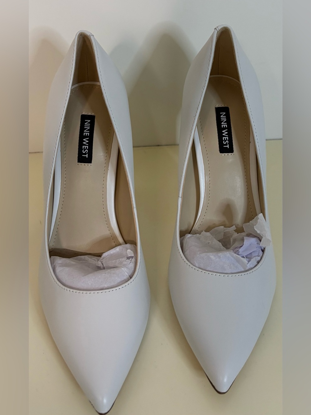 NWT Nine West White Pointed-Toe Leather Pumps